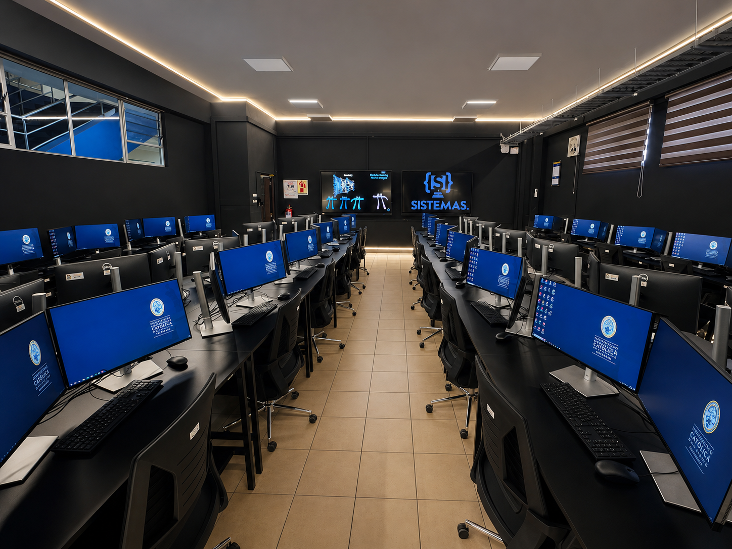 Laboratorio de Inteligencia Artificial con equipos de cómputo para entrenamiento y experimentación con modelos.